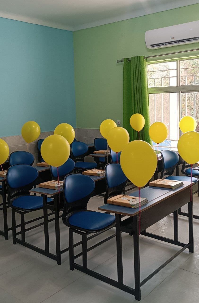 دبستان دخترانه و پسرانه رویش